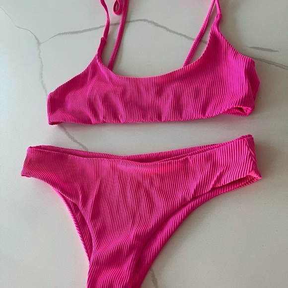 Beach Riot bikini - Picture 2 of 5